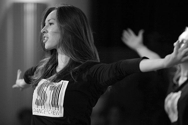 Mitglieder der S1-DanceCrew bei einer Show